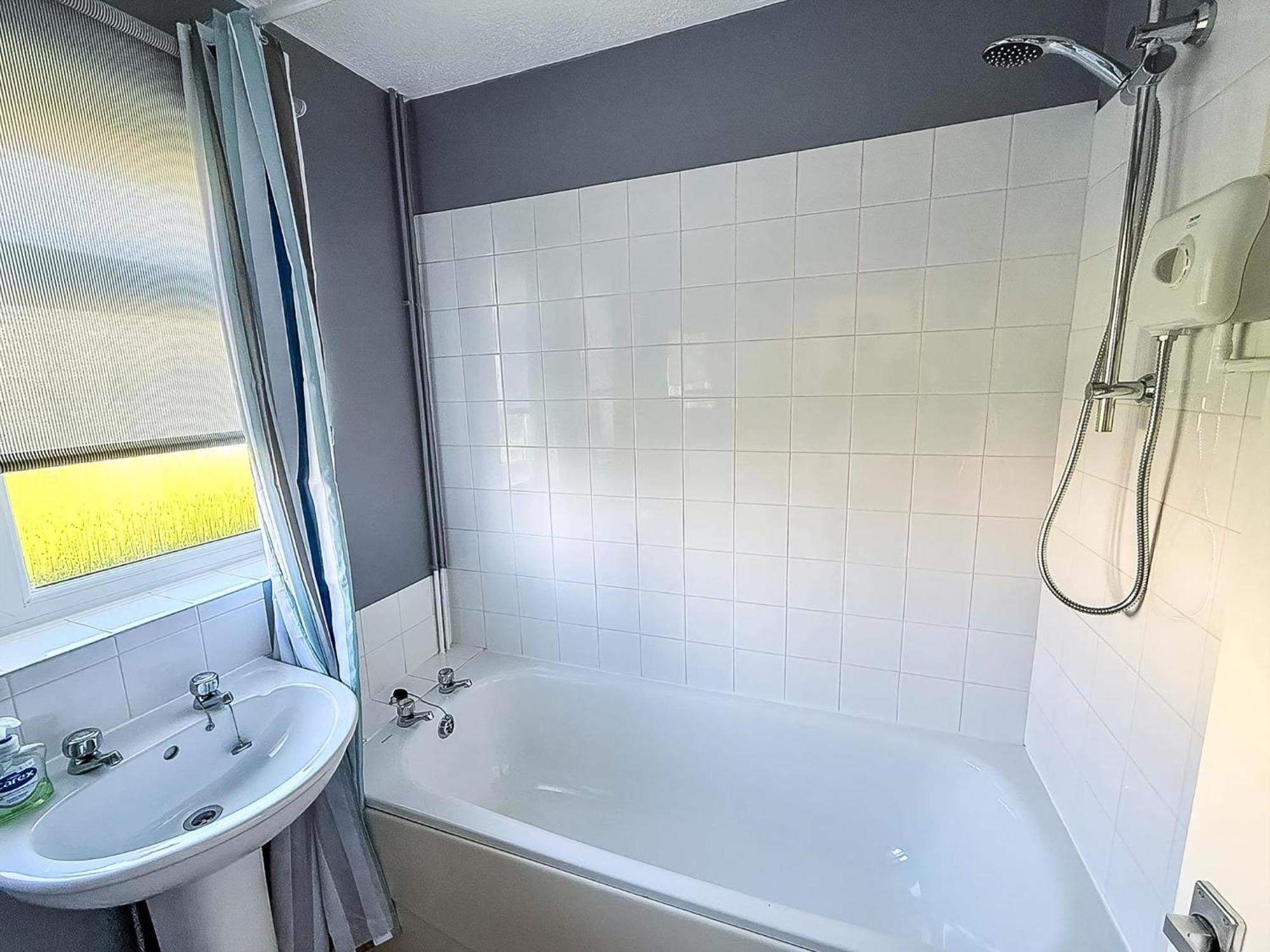 Lovely 4 Berth Chalet To Hire In Hemsby Nearby The Beach Ref 18177B 외부 사진