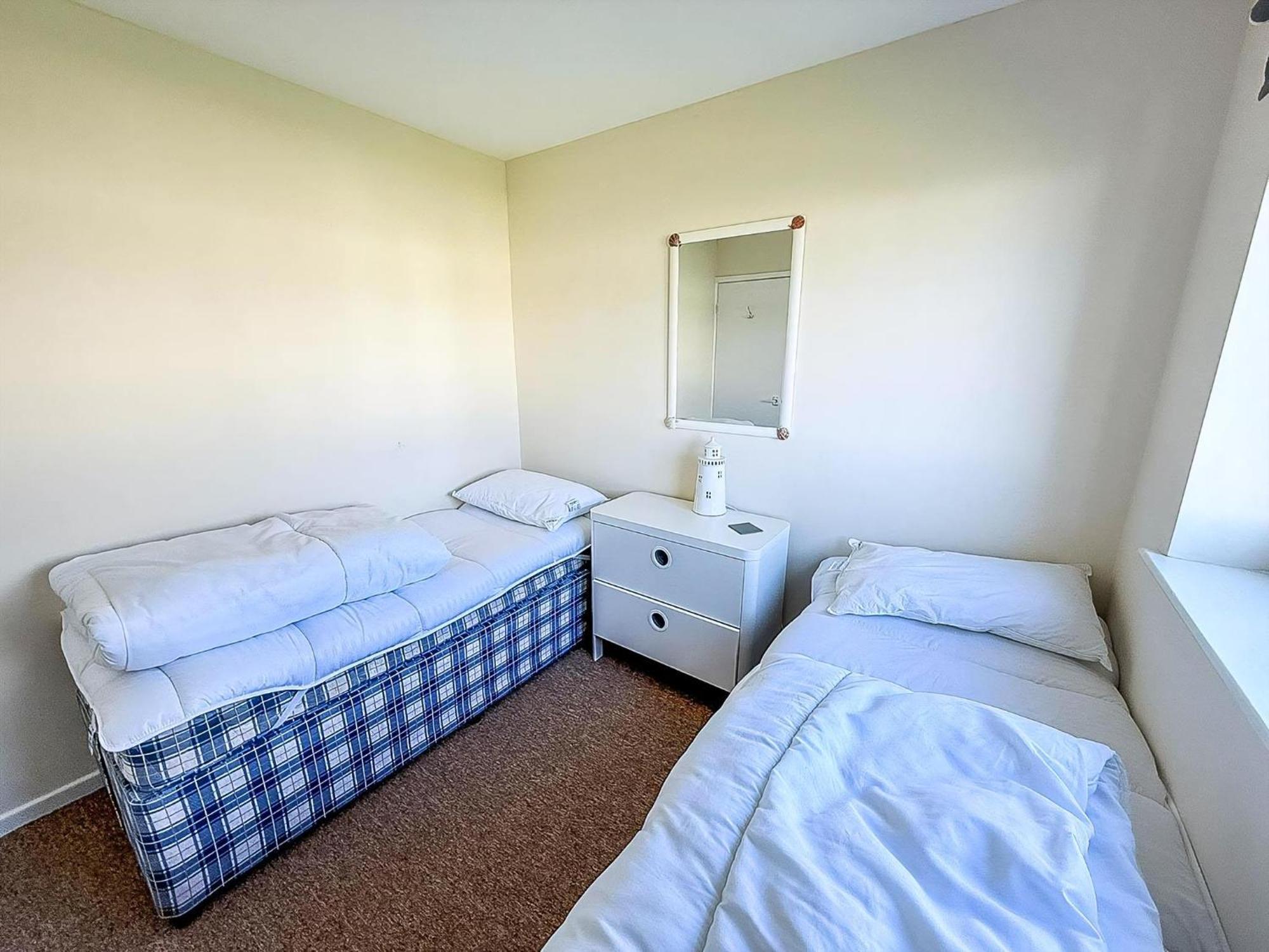 Lovely 4 Berth Chalet To Hire In Hemsby Nearby The Beach Ref 18177B 외부 사진